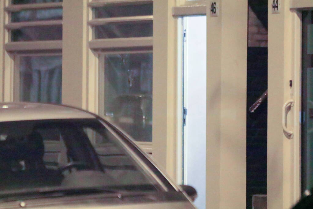 Twee mannen op de vlucht na schietpartij op woning