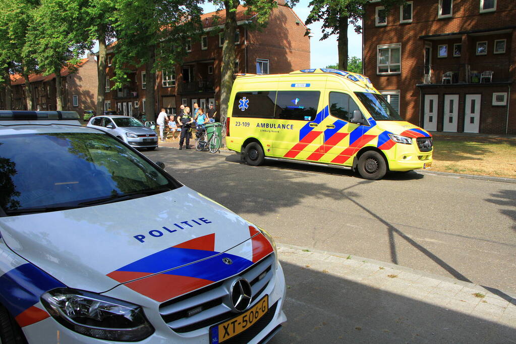 Fietser belandt op voorruit van auto bij aanrijding