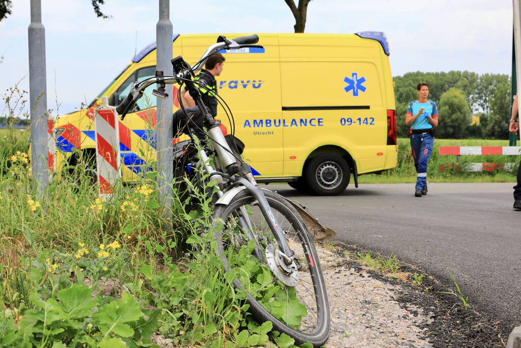 Fietser gewond bij botsing met personenauto