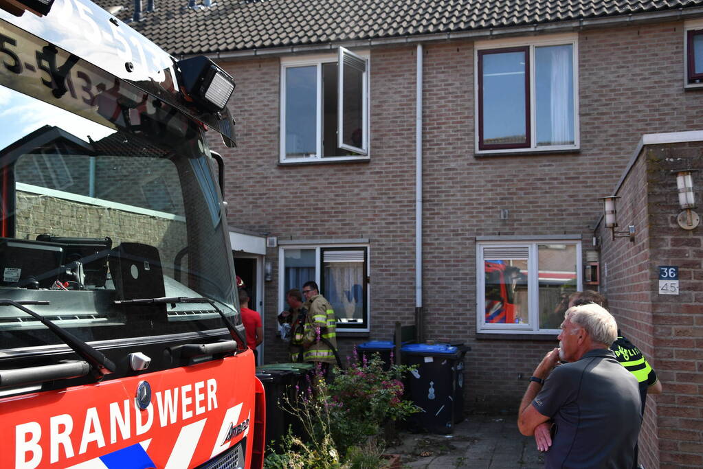 Tussenwoning vol rook door vergeten pan op fornuis