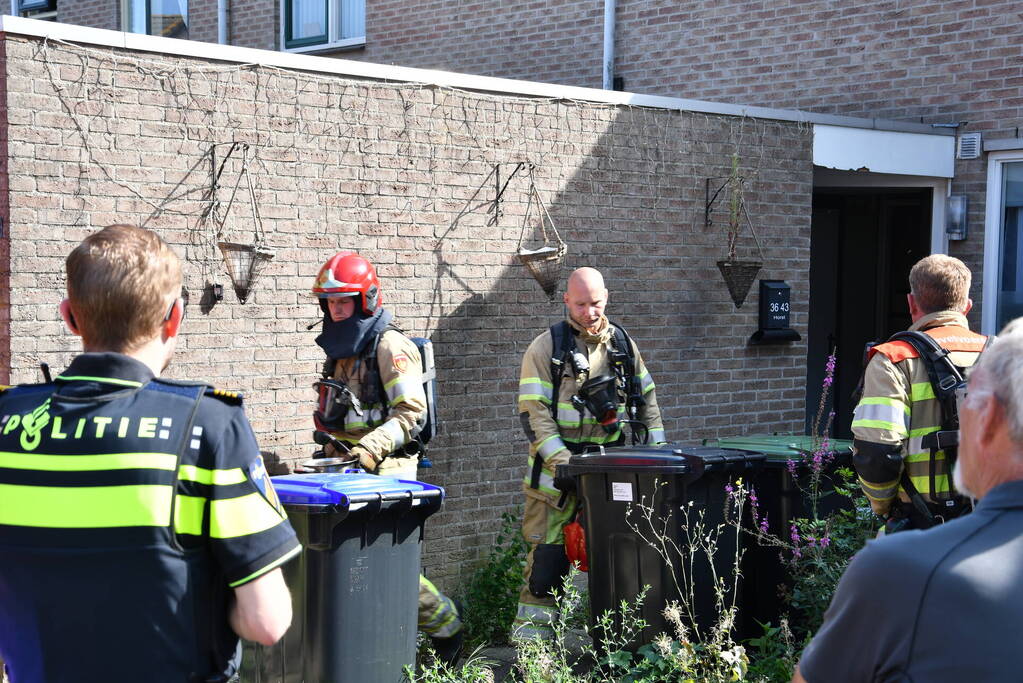 Tussenwoning vol rook door vergeten pan op fornuis