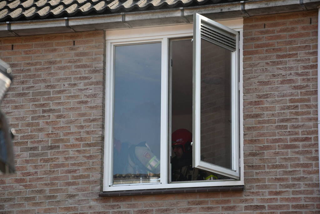 Tussenwoning vol rook door vergeten pan op fornuis