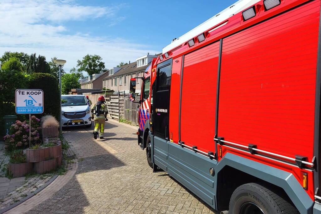 Tussenwoning vol rook door vergeten pan op fornuis