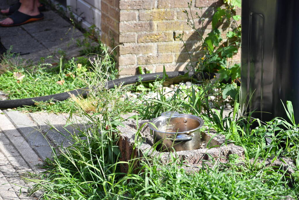 Tussenwoning vol rook door vergeten pan op fornuis