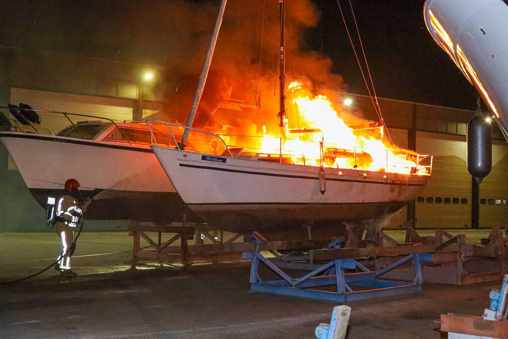 Wederom brand in boot bij jachthaven 't Huizerhoofd