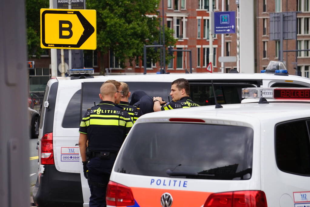 Automobilist met meerdere lachgasflessen aangehouden