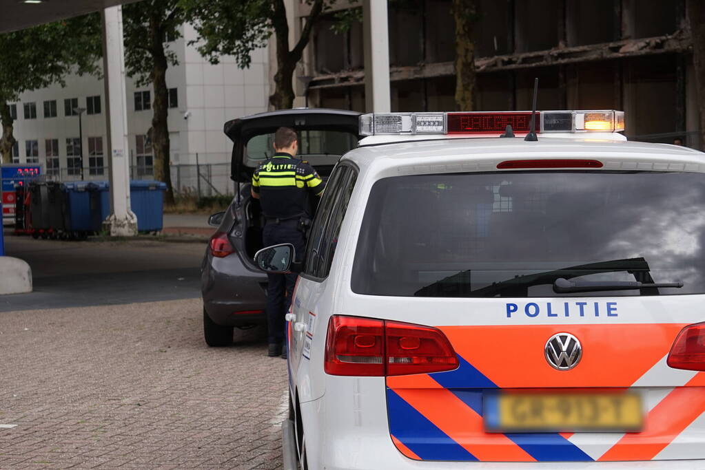 Automobilist met meerdere lachgasflessen aangehouden