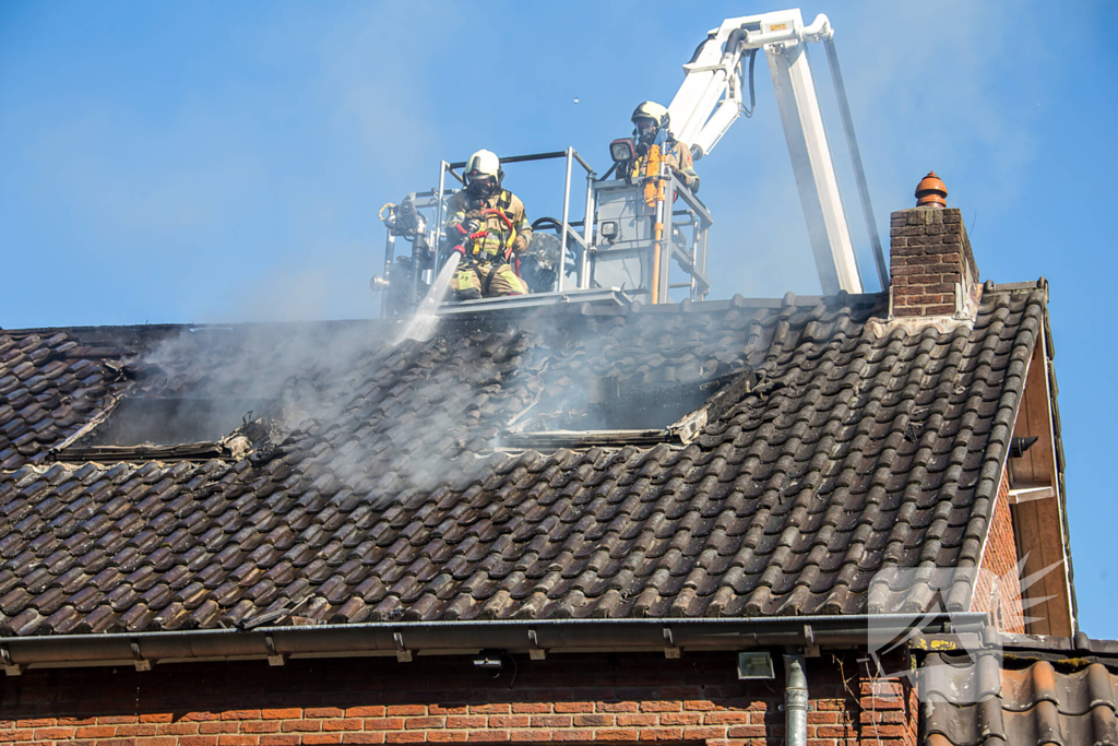 Bovenverdieping van woning in brand