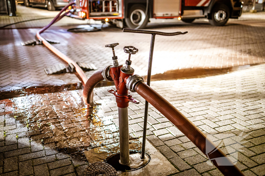 Enorme rookwolken bij brand op terrein van afvalverwerker Rova