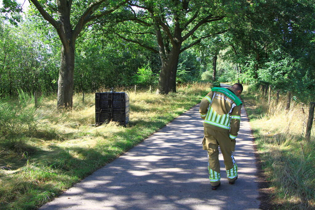 Onderzoek naar gedumpt vat met vloeistoffen