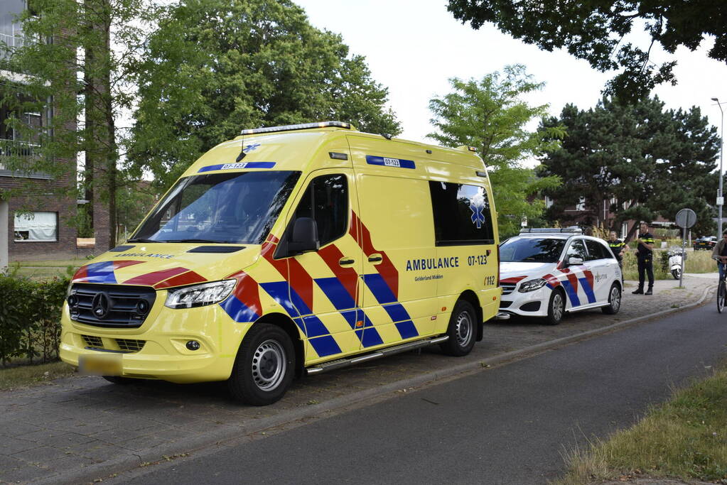 Scooterrijder komt hard ten val