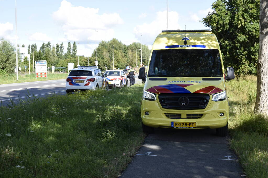 Wielrenner gewond na val door slecht wegdek