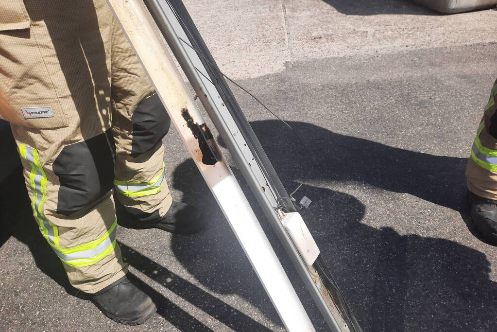 Kortsluiting zorgt voor brand in loods