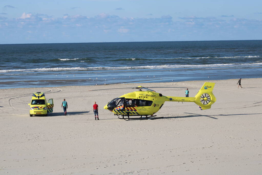 Hulpdiensten massaal ingezet voor drenkeling in Noordzee