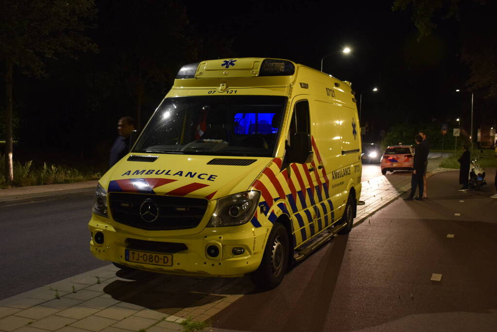 Persoon gewond na val van hoogte