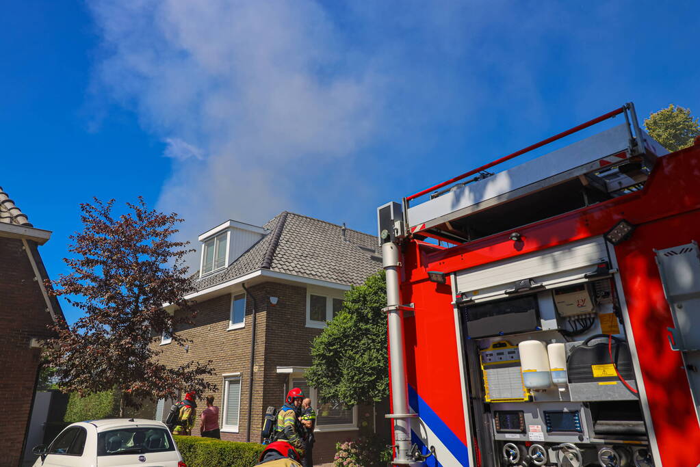 Schuur verwoest door uitslaande brand