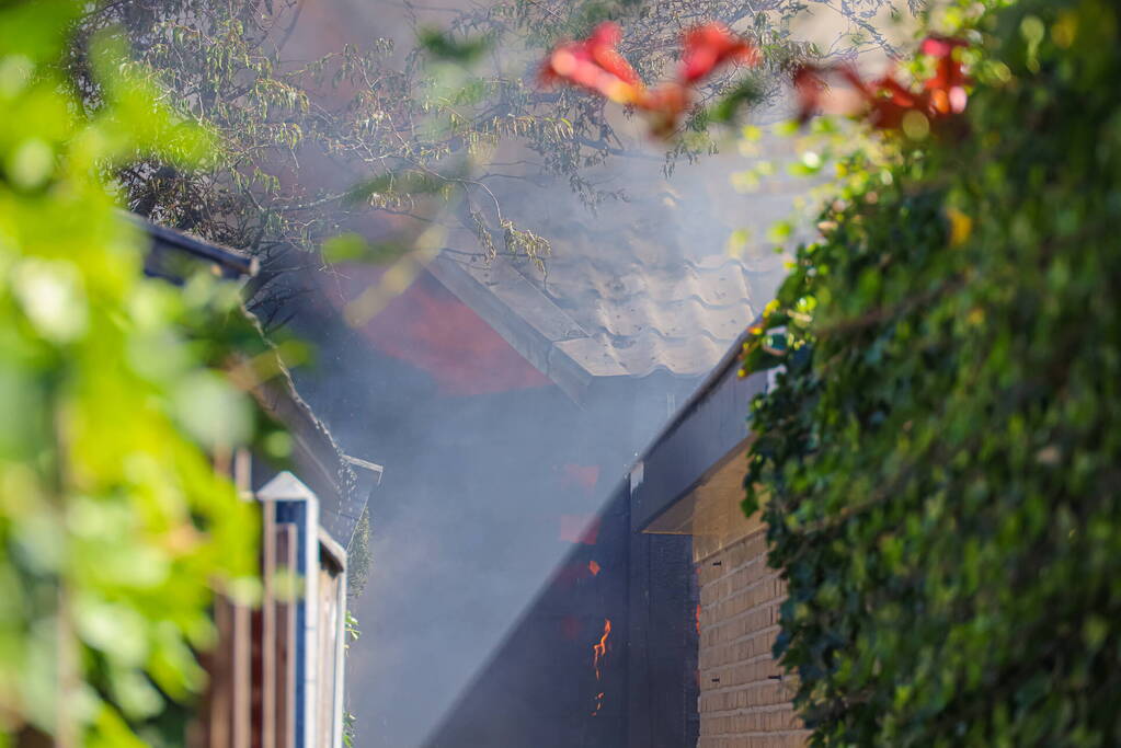Schuur verwoest door uitslaande brand
