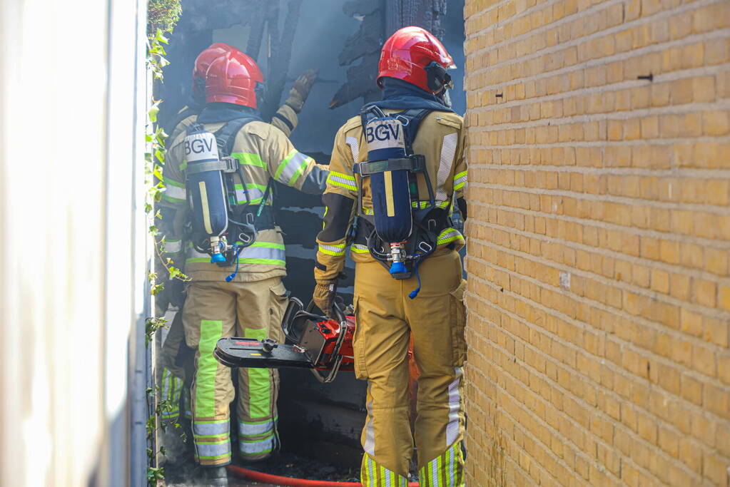 Schuur verwoest door uitslaande brand