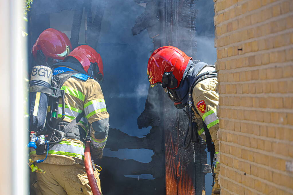 Schuur verwoest door uitslaande brand