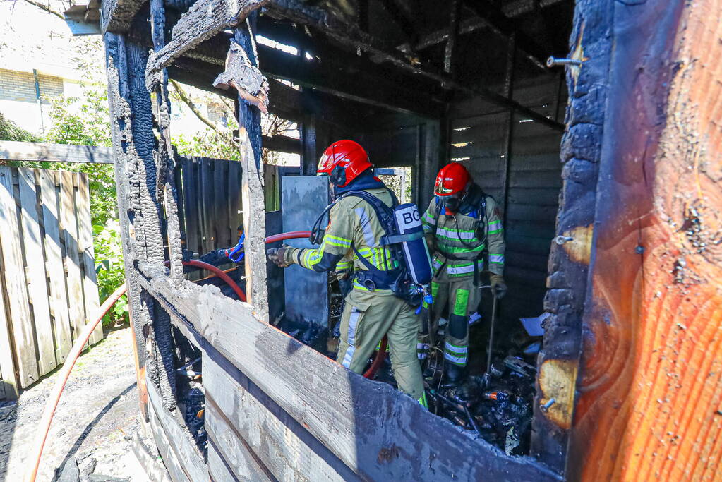 Schuur verwoest door uitslaande brand