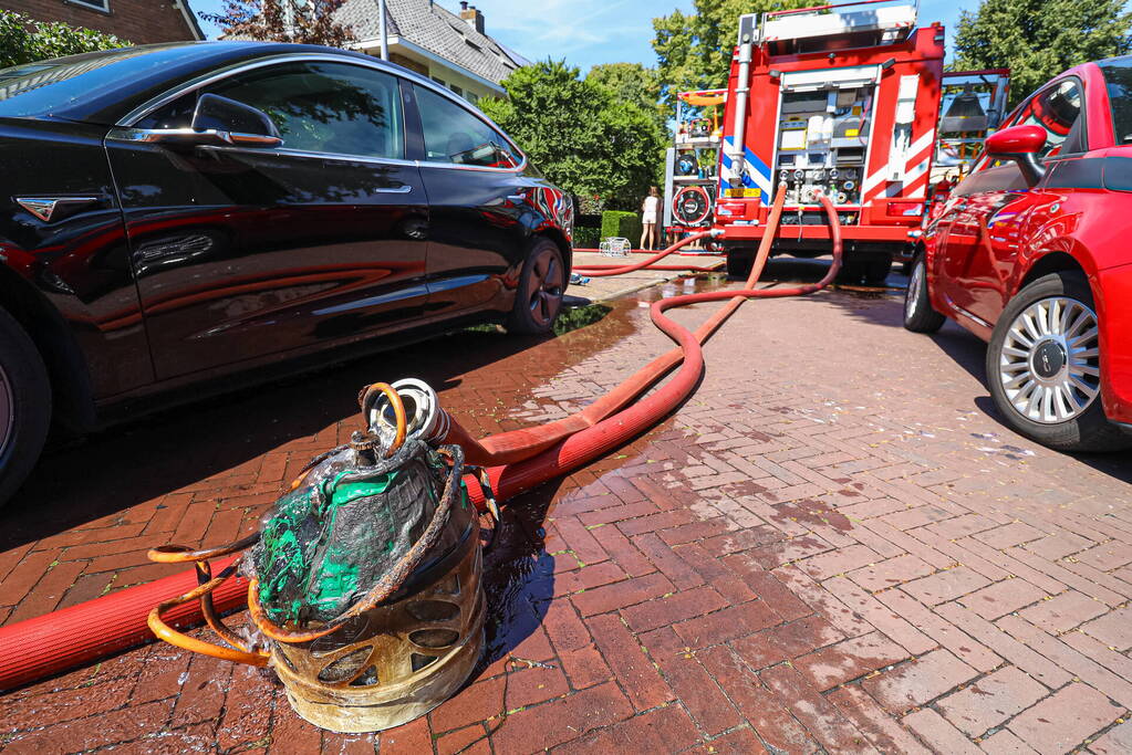 Schuur verwoest door uitslaande brand