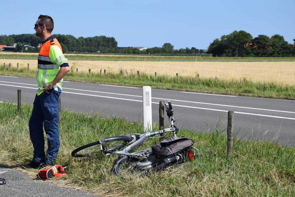 Automobilist vlucht na botsing met fietser