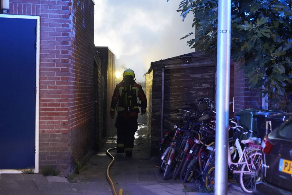 Schuur verwoest door uitslaande brand