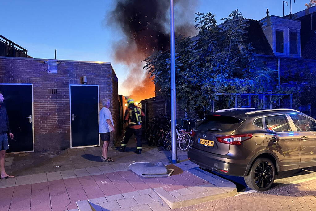 Schuur verwoest door uitslaande brand