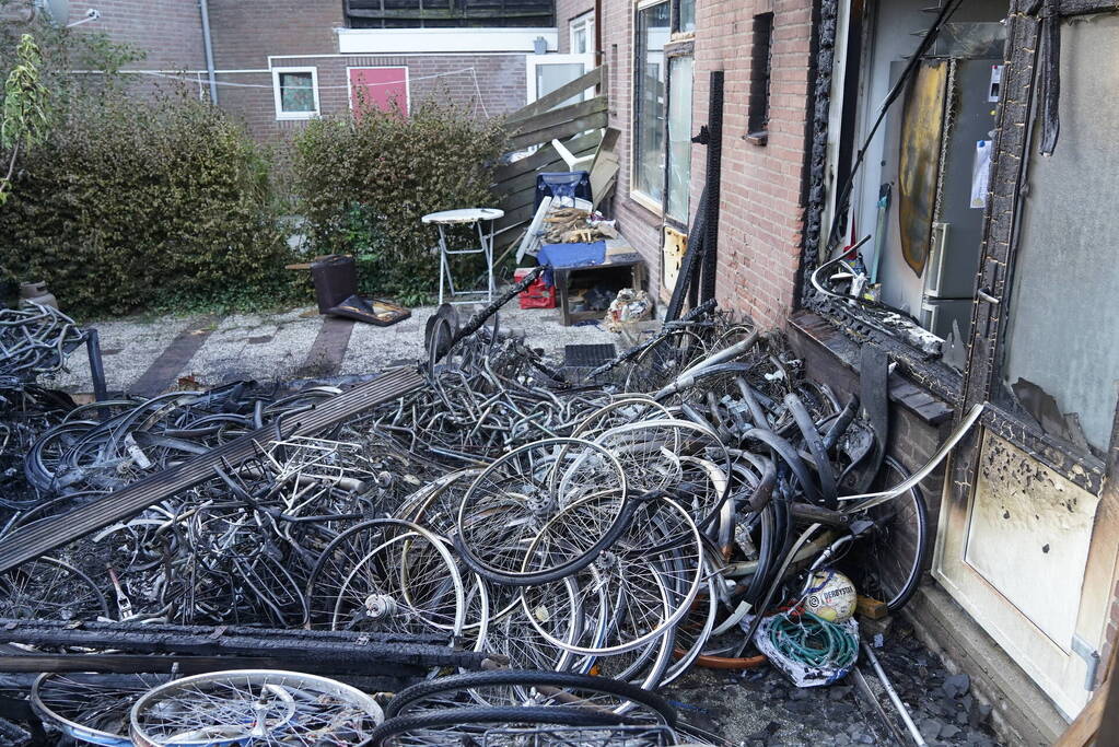 Schuur verwoest door uitslaande brand