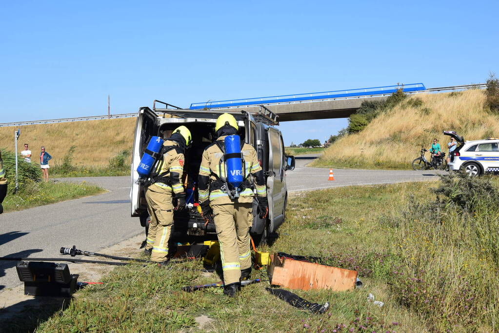 Brand in laadruimte van bestelbus