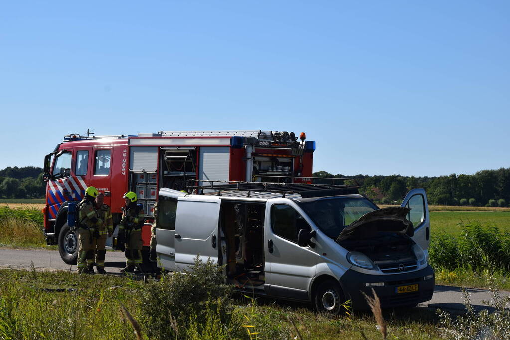 Brand in laadruimte van bestelbus