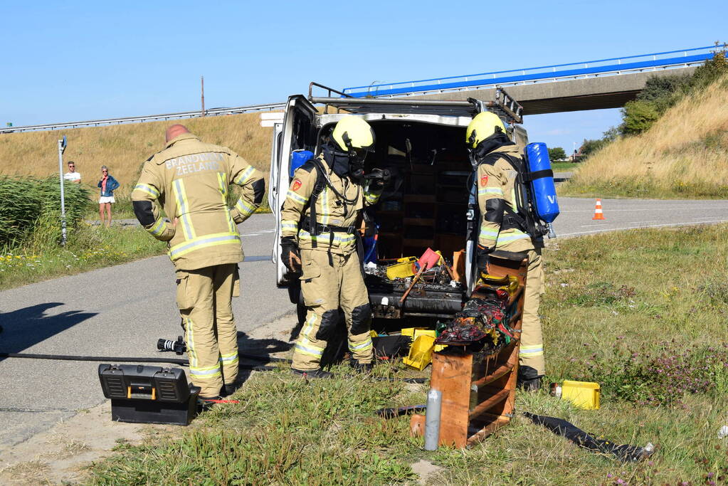 Brand in laadruimte van bestelbus