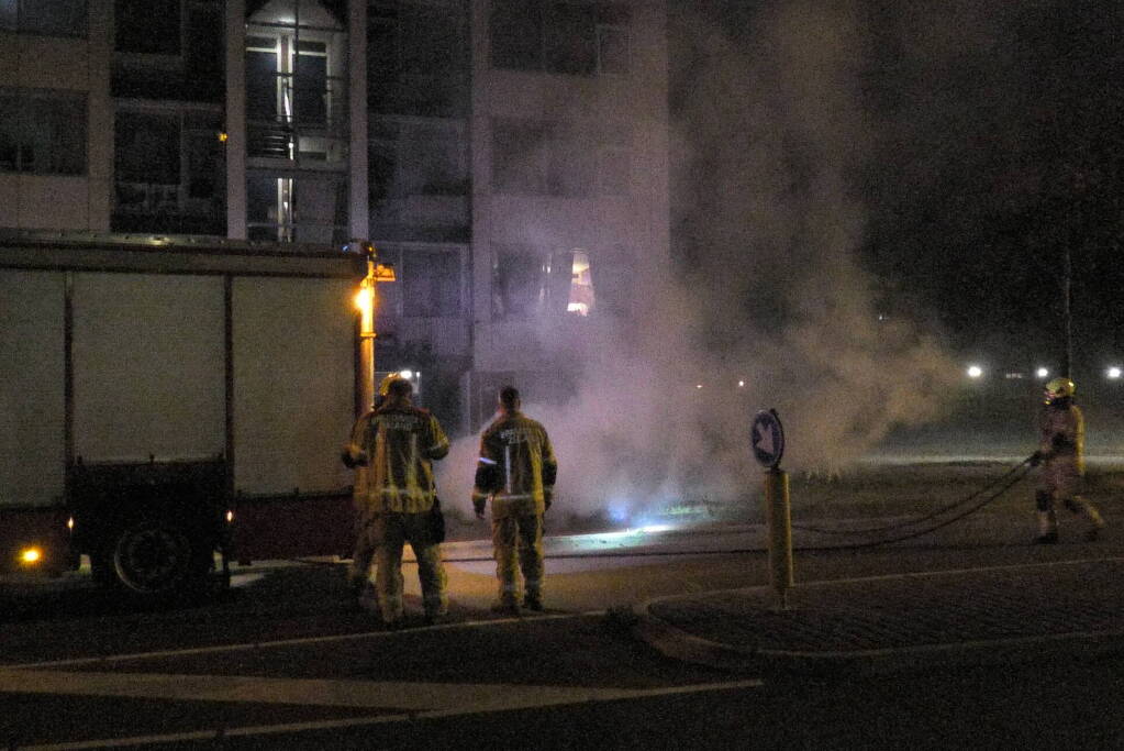 Auto zwaar beschadigd vanwege brand