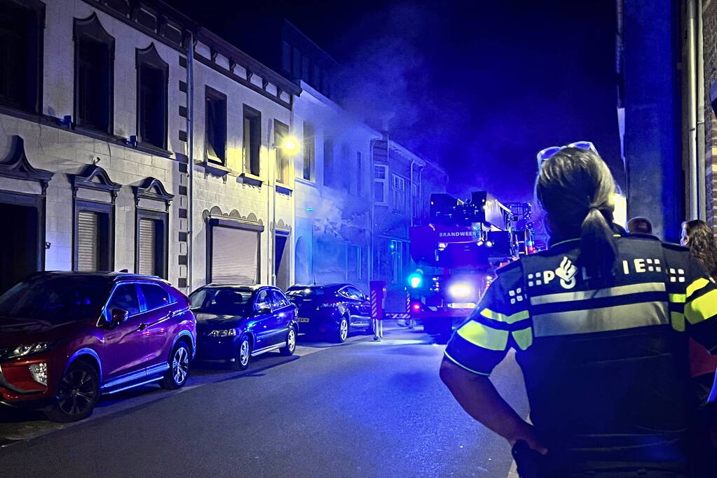 Veel rookontwikkeling bij brand in woning