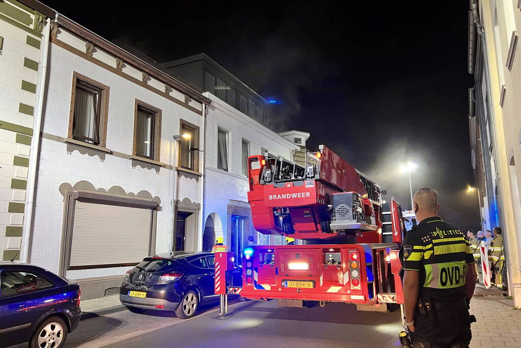 Veel rookontwikkeling bij brand in woning