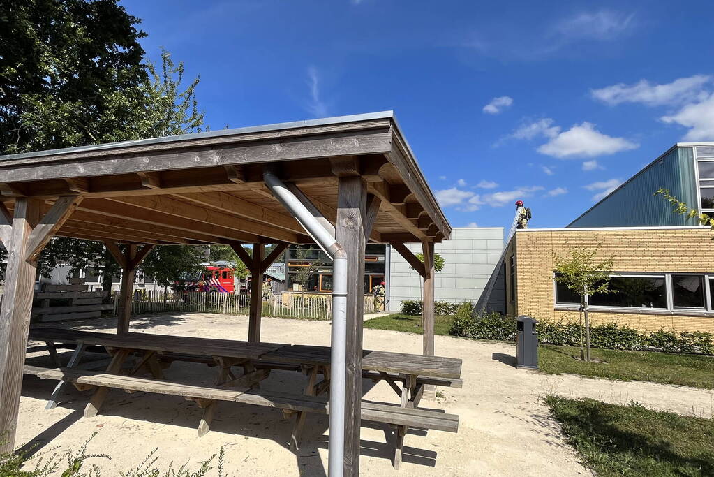 Enorme rookwolken bij brand Aeres Groenhorst College