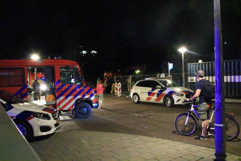 Brandweerduikers halen drenkeling uit kanaal