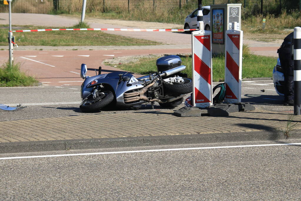 Ongeval tussen personenauto en motorfiets