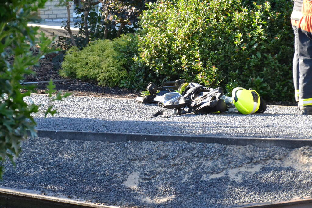 Rookontwikkeling onder de grond in tuin