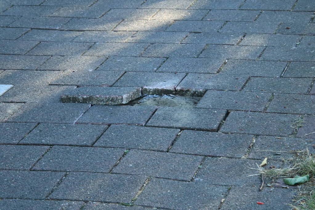 Eenzijdige aanrijding door losse tegels