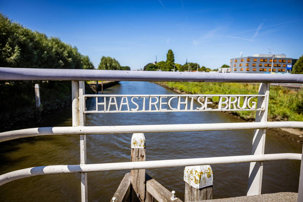 Persoon raakt te water