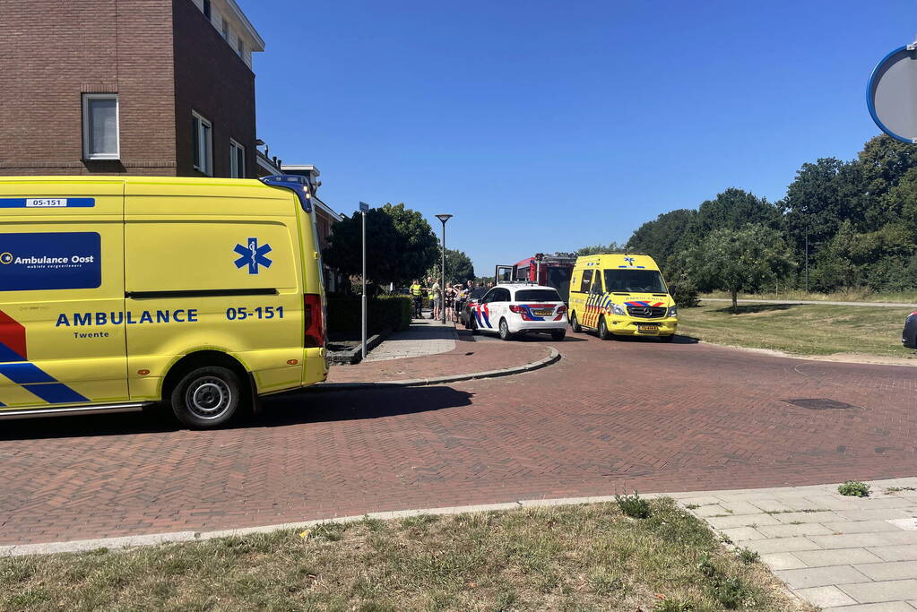 Persoon zwaargewond bij brand in woning