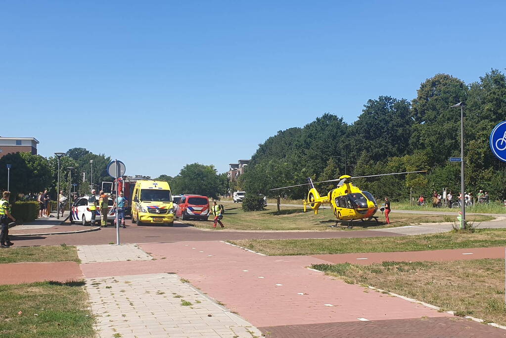 Persoon zwaargewond bij brand in woning