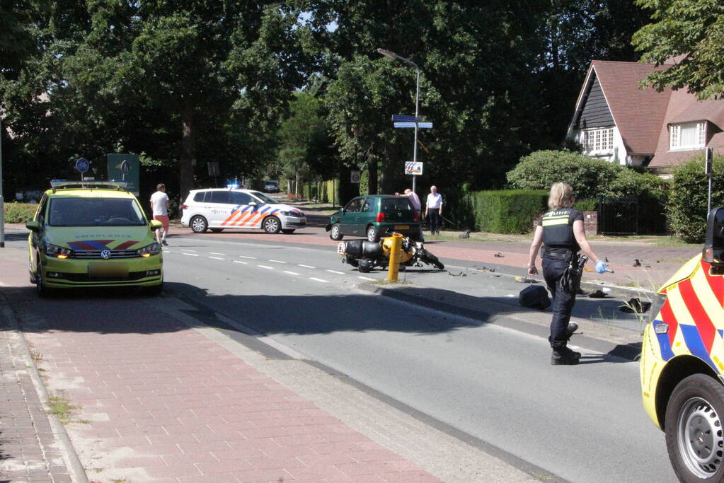 Motorrijder zwaargewond bij verkeersongeval