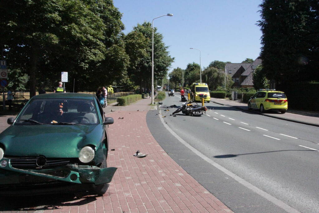 Motorrijder zwaargewond bij verkeersongeval