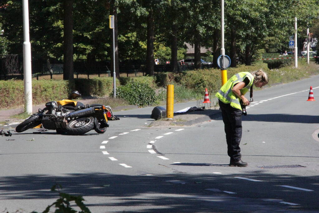 Motorrijder zwaargewond bij verkeersongeval