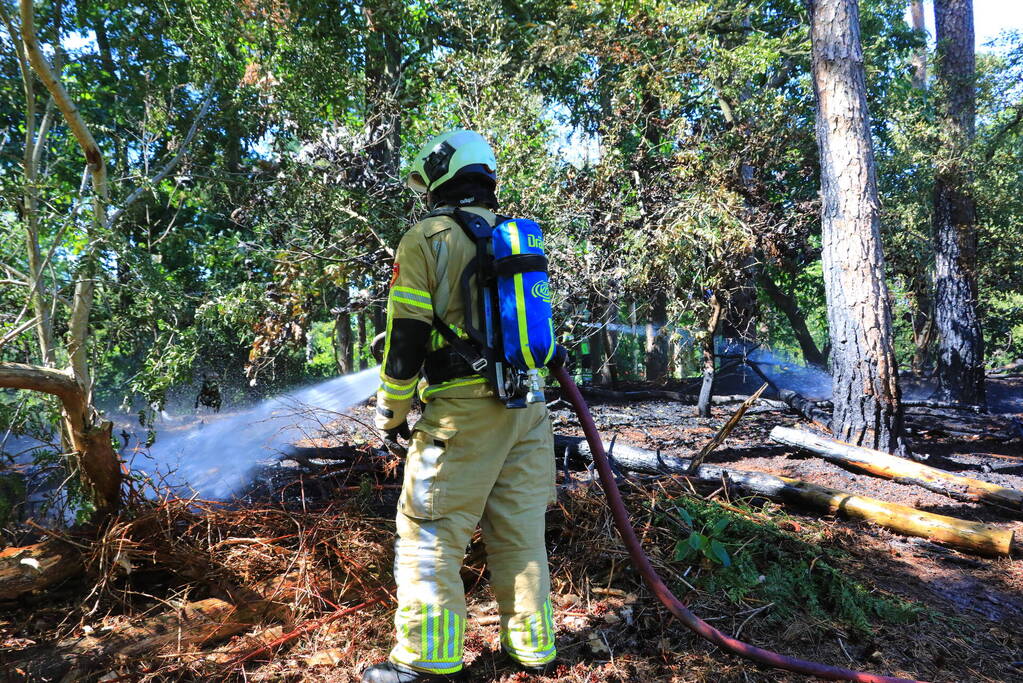 Flinke brand in Monnickenbos