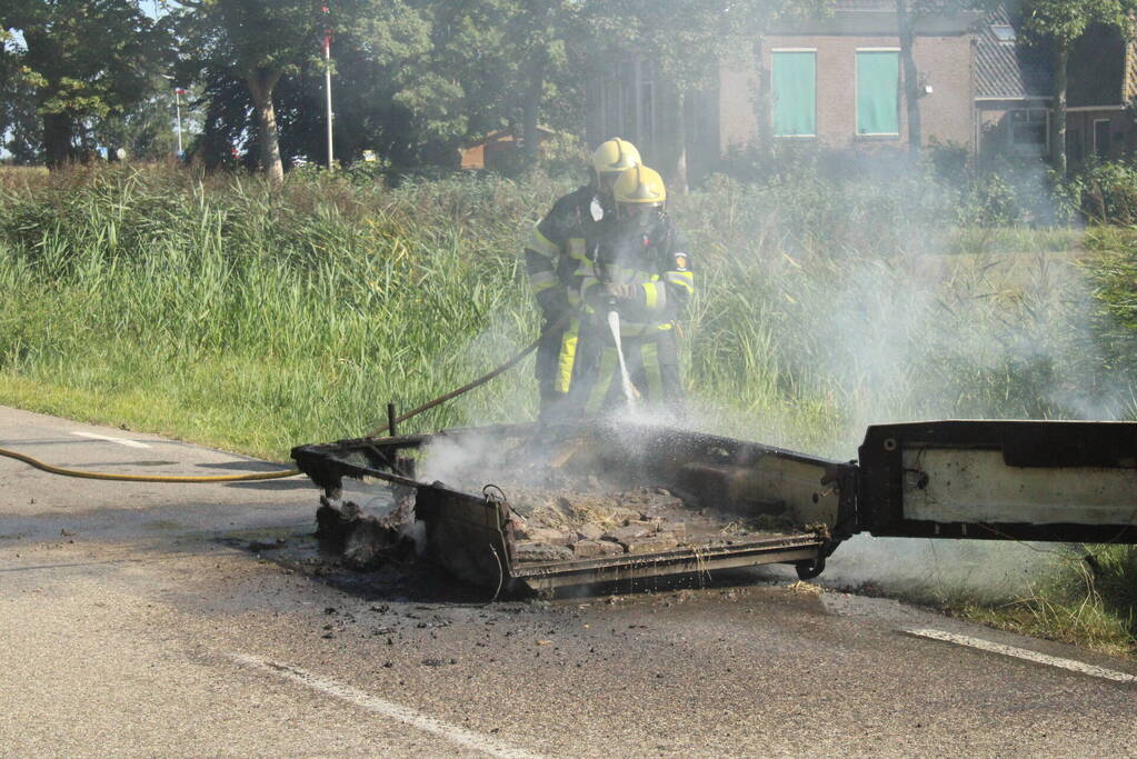 Vouwwagen vat vlam tijdens rijden