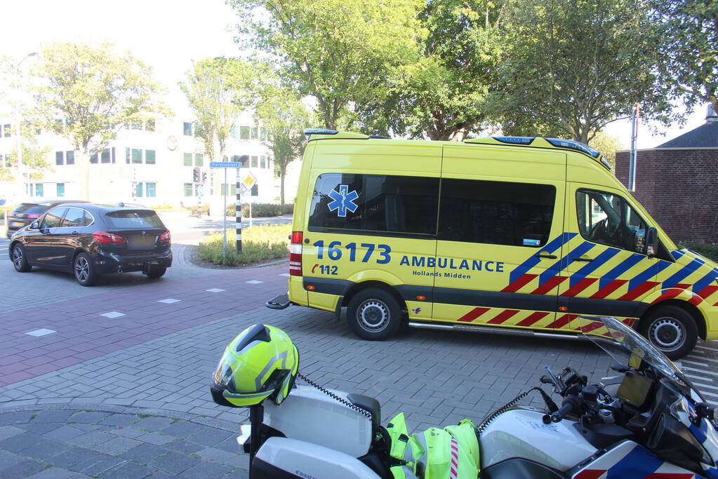 Moeder en kind op fiets aangereden