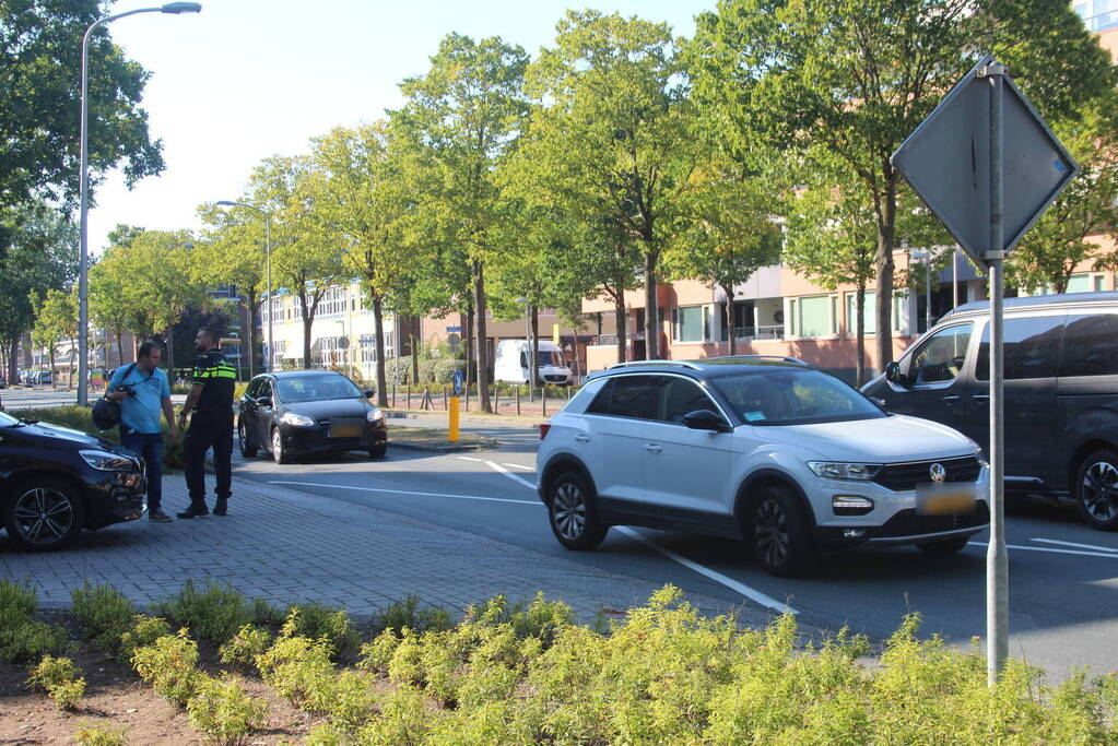Moeder en kind op fiets aangereden